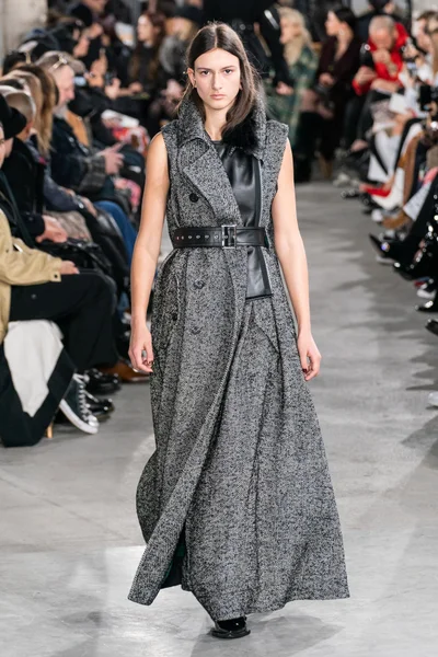 Look 3